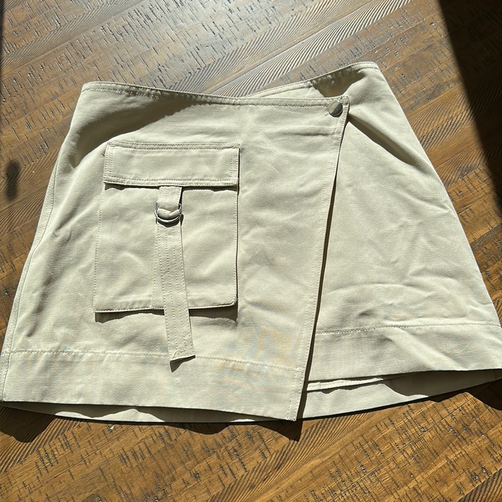 Utility mini skirt